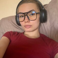 Катя, 22, Петропавловск-Камчатский