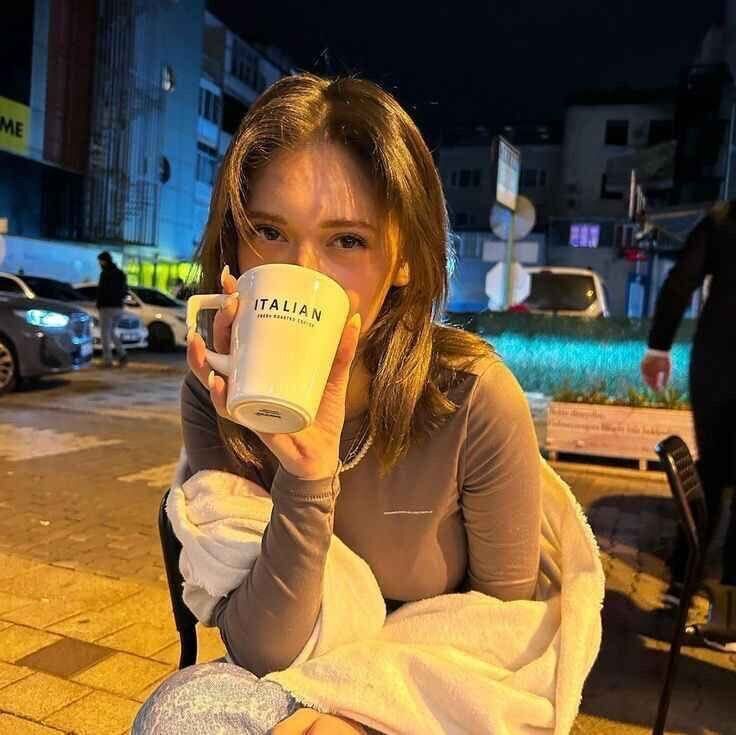 Лера, 23, Санкт-Петербург