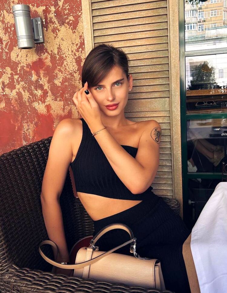 Вика, 26, Мытищи