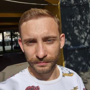 Кирилл, 25, Псков