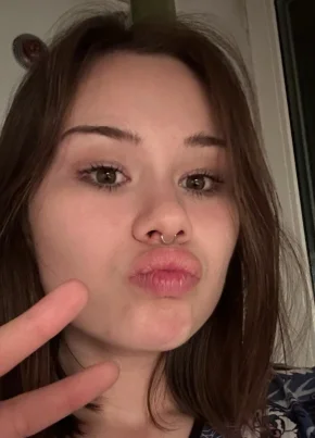Ника, 18, Омск