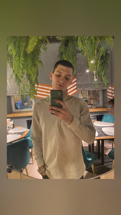 Илья, 23, Благовещенск