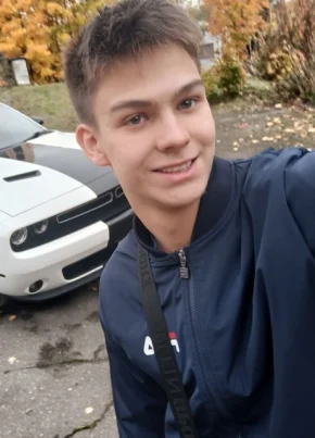 Костя, 18, Санкт-Петербург