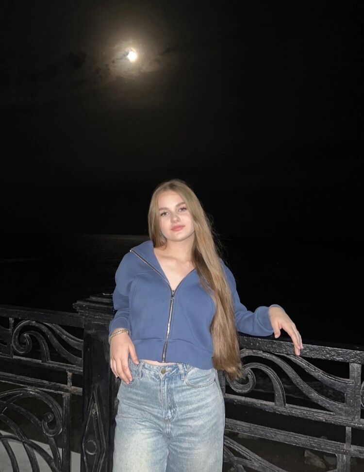 Полина, 21, Симферополь