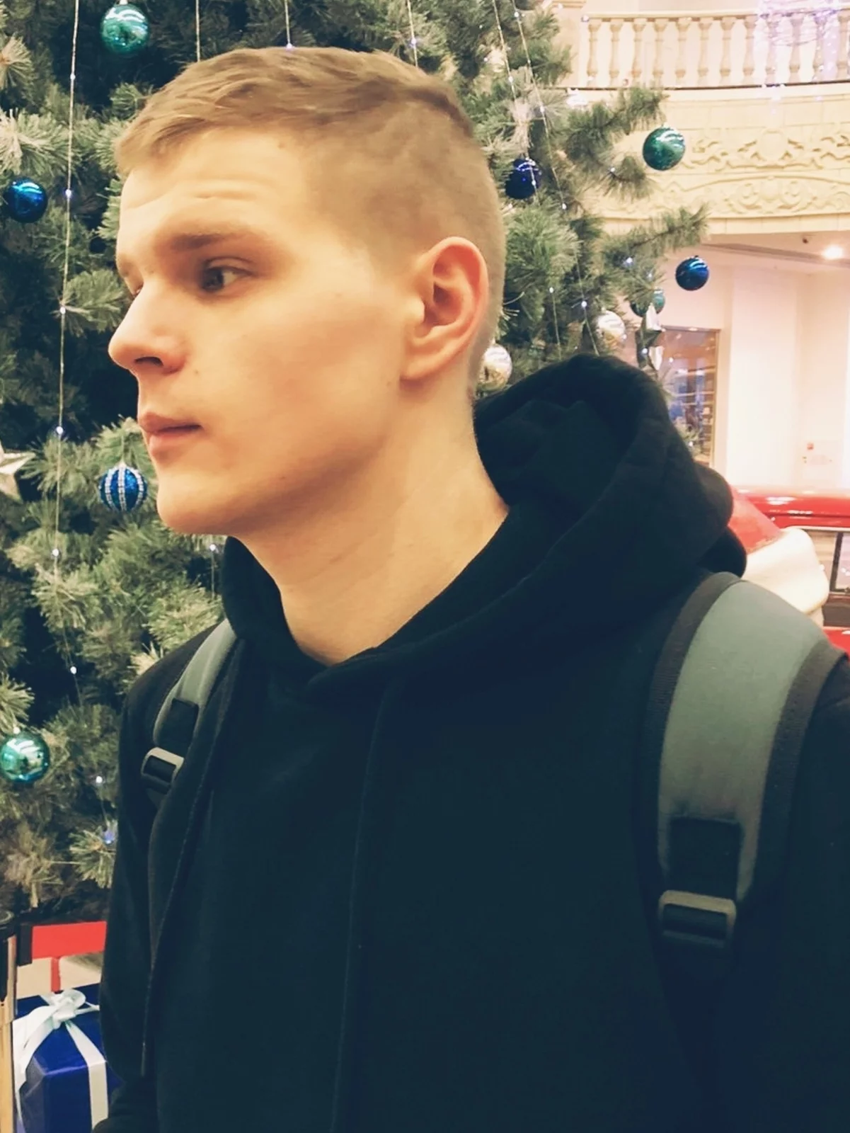 Максим, 27, Липецк