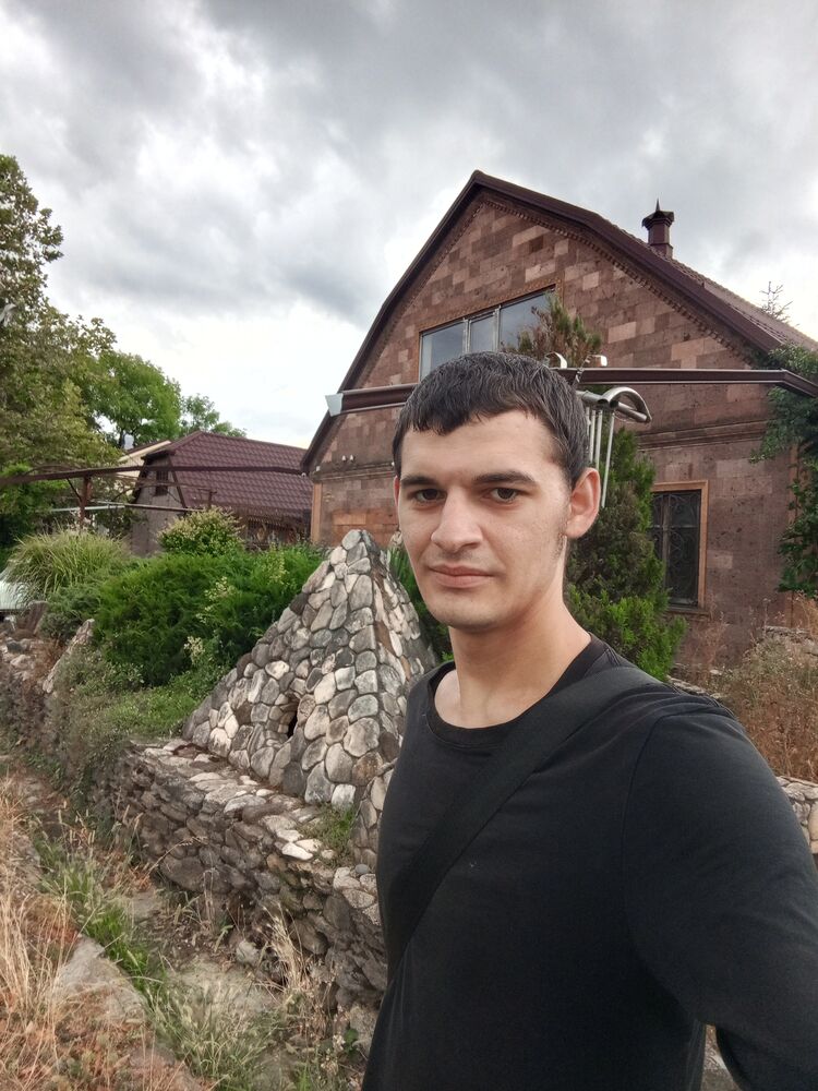 Дмитрий, 25, Майкоп