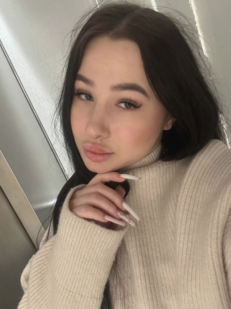 Ксения, 23, Брянск