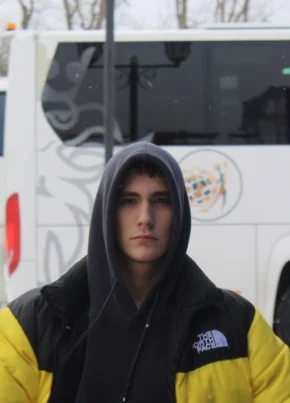 Максим, 18, Волжский