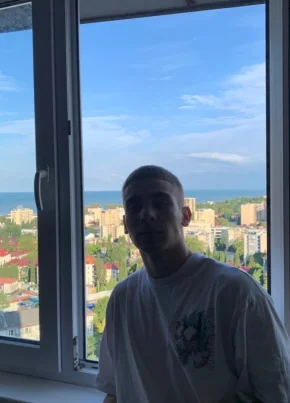 Вадим, 21, Адлер